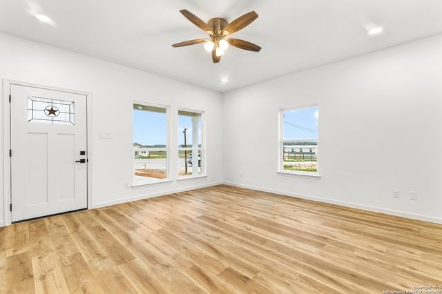 140 Camino Verde, La Vernia, TX 78121