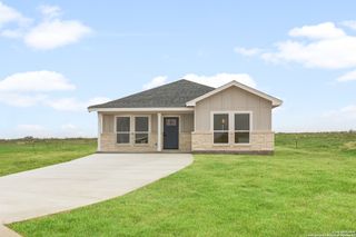 140 Camino Verde, La Vernia, TX 78121