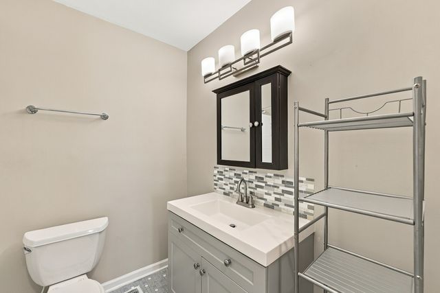 101 Emerson Drive, Schaumburg, IL 60193