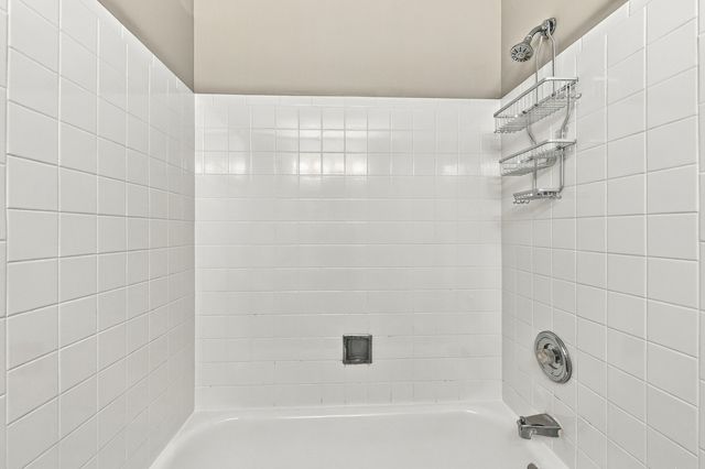 101 Emerson Drive, Schaumburg, IL 60193
