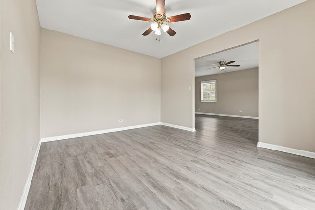 101 Emerson Drive, Schaumburg, IL 60193