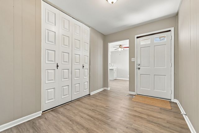 101 Emerson Drive, Schaumburg, IL 60193