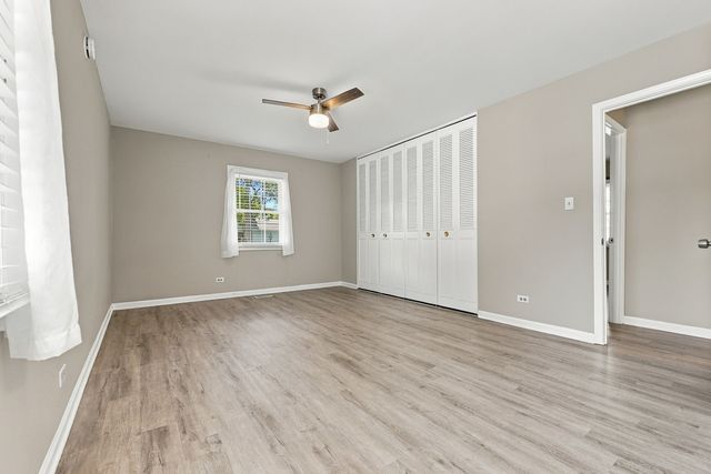 101 Emerson Drive, Schaumburg, IL 60193