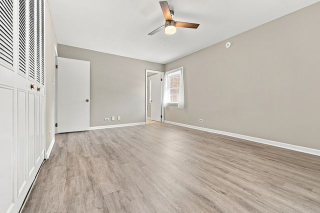 101 Emerson Drive, Schaumburg, IL 60193