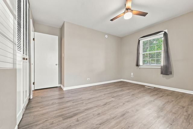 101 Emerson Drive, Schaumburg, IL 60193