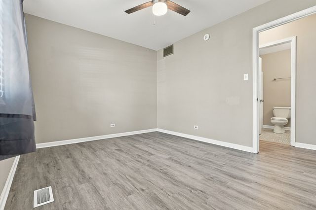 101 Emerson Drive, Schaumburg, IL 60193