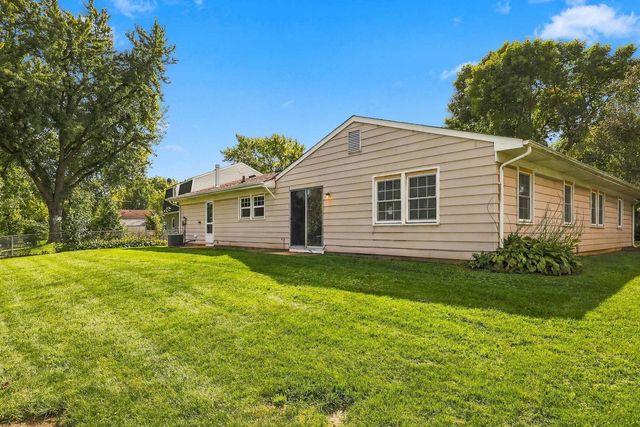 101 Emerson Drive, Schaumburg, IL 60193