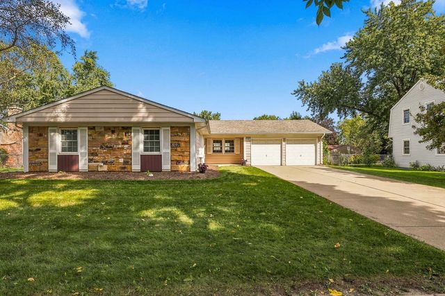 101 Emerson Drive, Schaumburg, IL 60193
