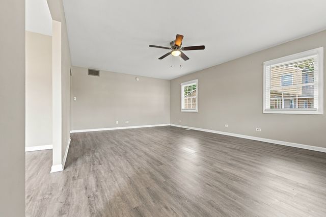 101 Emerson Drive, Schaumburg, IL 60193