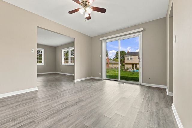 101 Emerson Drive, Schaumburg, IL 60193