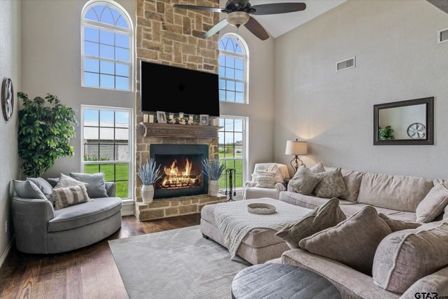 800 VZ County Road 2135, Canton, TX 75103
