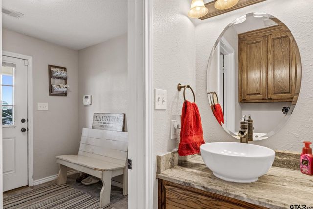 800 VZ County Road 2135, Canton, TX 75103