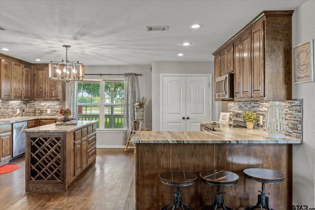 800 VZ County Road 2135, Canton, TX 75103