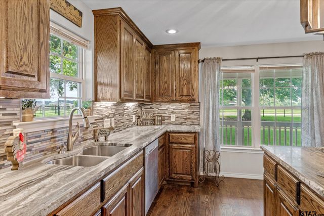 800 VZ County Road 2135, Canton, TX 75103