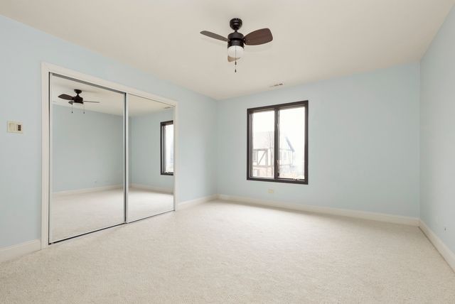 7920 W Lakeview Court 2B, Palos Heights, IL 60463