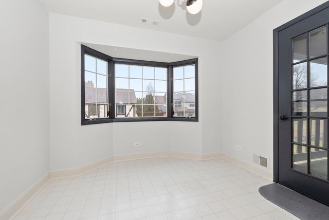 7920 W Lakeview Court 2B, Palos Heights, IL 60463