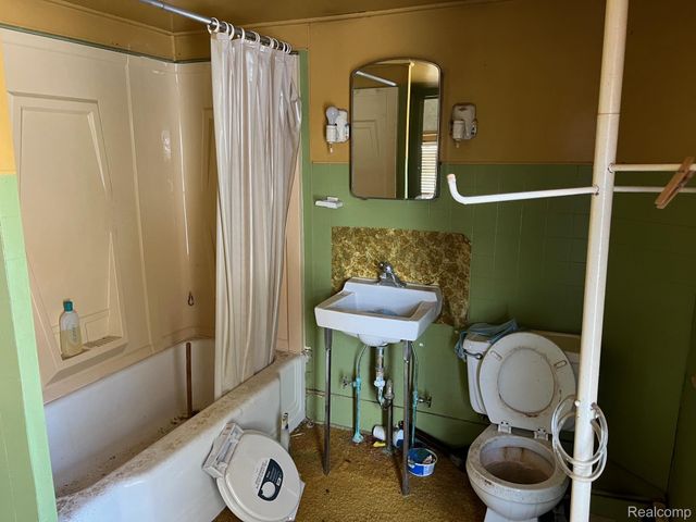 4896 Stanley Road, Oregon Township, MI 48421