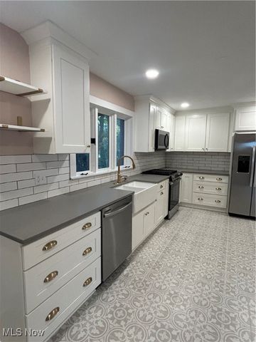 2465 Clay Pike, Zanesville, OH 43701