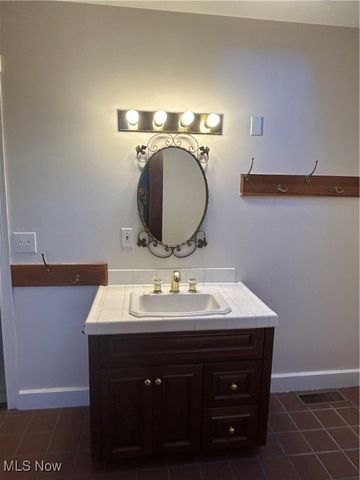 2465 Clay Pike, Zanesville, OH 43701