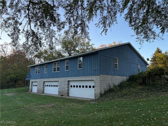 2465 Clay Pike, Zanesville, OH 43701