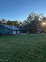 2465 Clay Pike, Zanesville, OH 43701