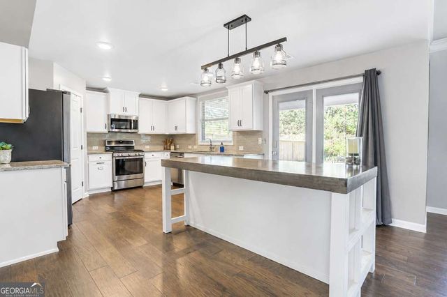 5937 Park Bay Court, Flowery Branch, GA 30542