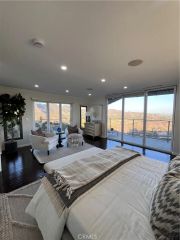 6960 Pacific View Drive, Los Angeles, CA 90068
