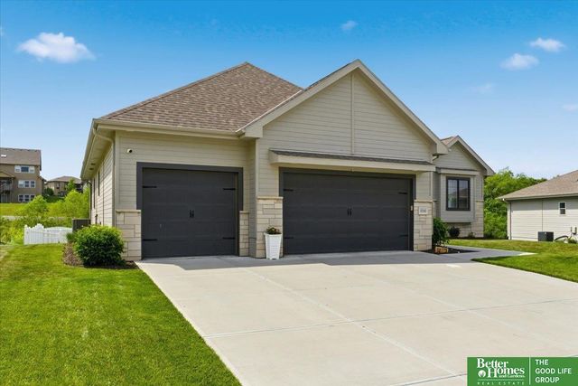 10360 S 103 Street, Papillion, NE 68046