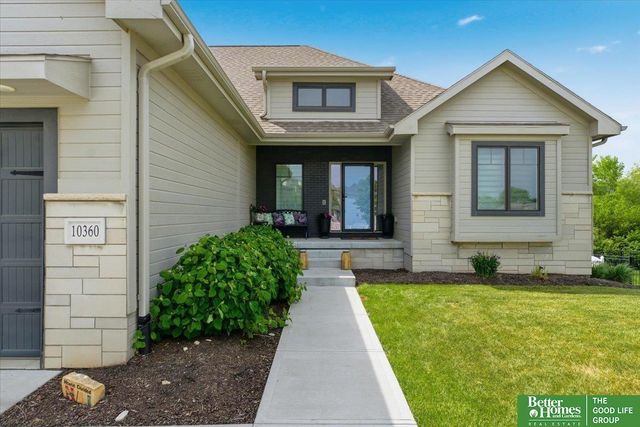 10360 S 103 Street, Papillion, NE 68046