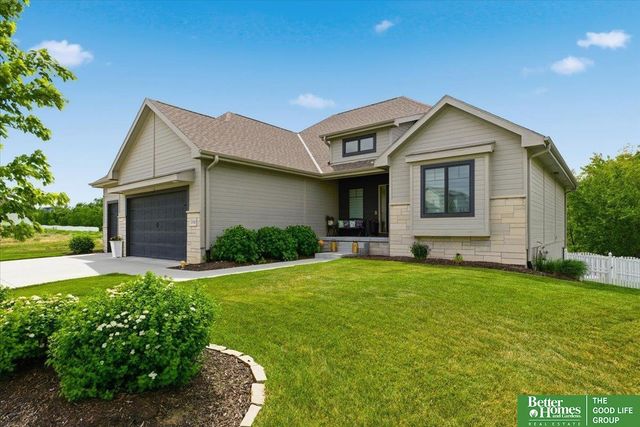 10360 S 103 Street, Papillion, NE 68046