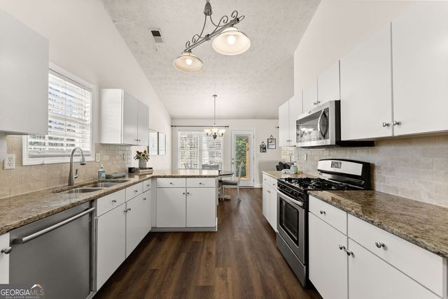 5740 Rolling Meadow Lane, Flowery Branch, GA 30542