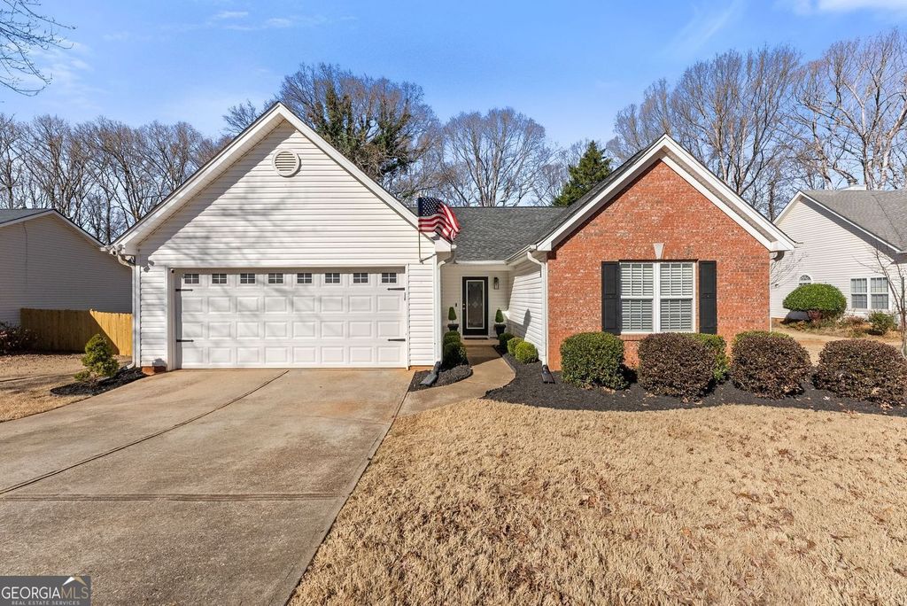 5740 Rolling Meadow Lane, Flowery Branch, GA 30542