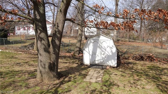 2323 Mingo Trail, Akron, OH 44312