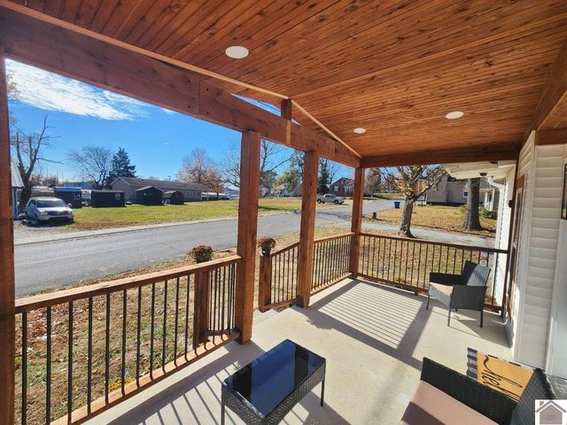 114 Spruce St, Murray, KY 42071