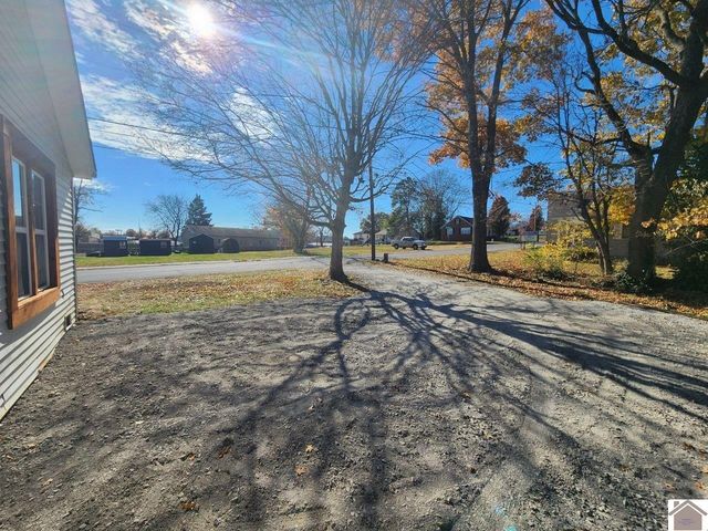 114 Spruce St, Murray, KY 42071