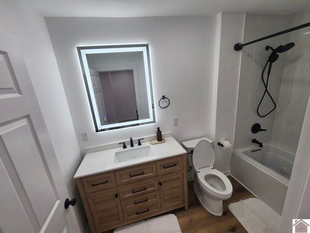 114 Spruce St, Murray, KY 42071