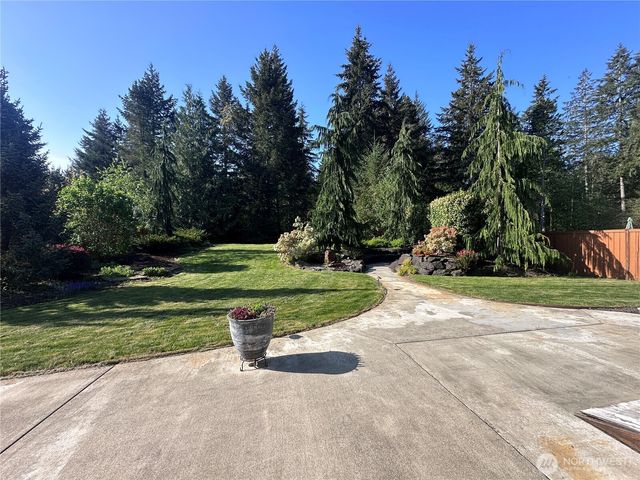 30 E Cardinal Court, Allyn, WA 98524