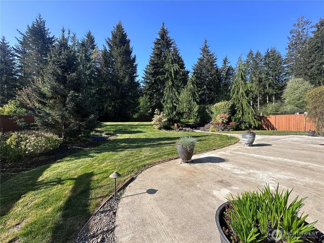 30 E Cardinal Court, Allyn, WA 98524