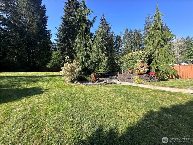 30 E Cardinal Court, Allyn, WA 98524