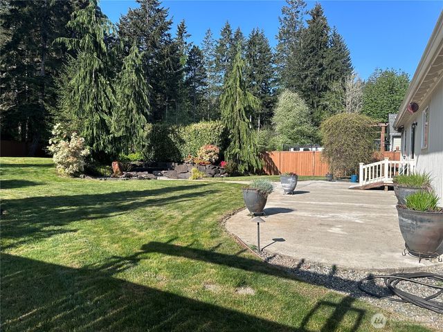 30 E Cardinal Court, Allyn, WA 98524