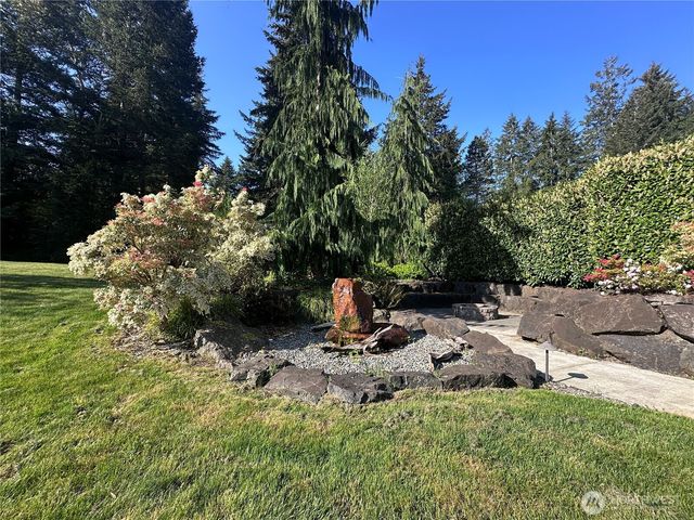 30 E Cardinal Court, Allyn, WA 98524