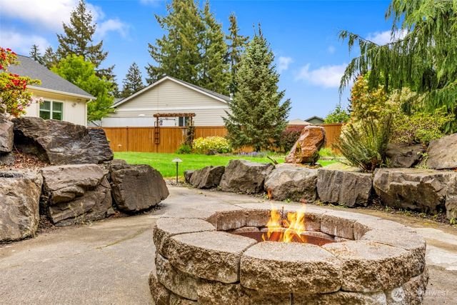 30 E Cardinal Court, Allyn, WA 98524