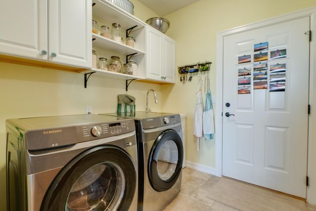 10505 N Skyline Dr, Spokane, WA 99208