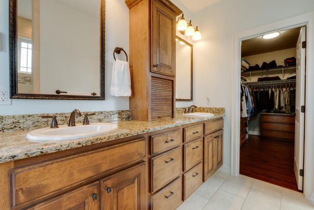 10505 N Skyline Dr, Spokane, WA 99208