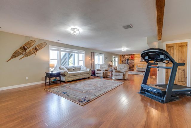 10505 N Skyline Dr, Spokane, WA 99208