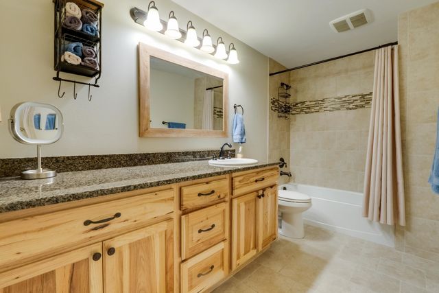 10505 N Skyline Dr, Spokane, WA 99208