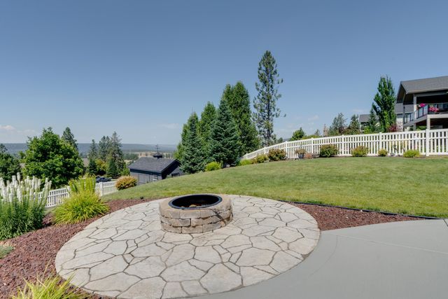 10505 N Skyline Dr, Spokane, WA 99208
