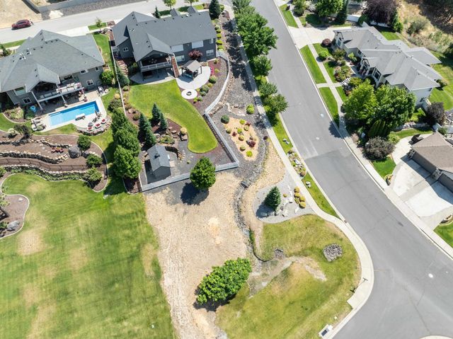 10505 N Skyline Dr, Spokane, WA 99208