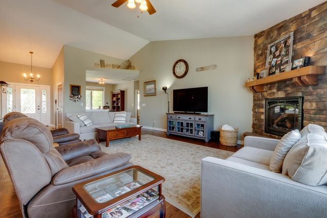 10505 N Skyline Dr, Spokane, WA 99208