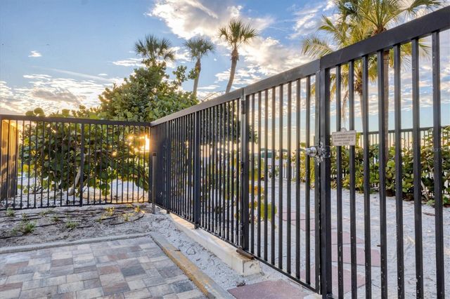 1001 BENJAMIN FRANKLIN DRIVE 201, Sarasota, FL 34236